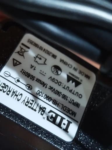 Зарядное устройство HB-090100 для тележек CW 9V/1A (Charger) горизонтальное — фото 3